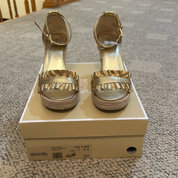 Michael Kors gold Bella wedge sandals - Picture 1 of 5